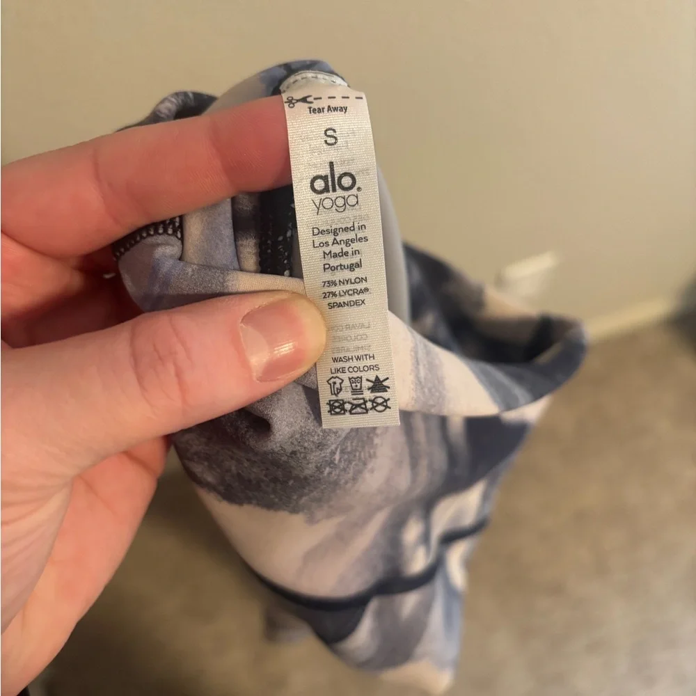 ALO Yoga print leggings size small